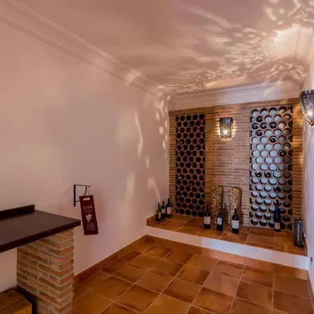 Apartment Stunning Detached In The Gated And Peaceful *