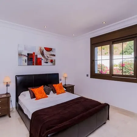Apartment Stunning Detached In The Gated And Peaceful